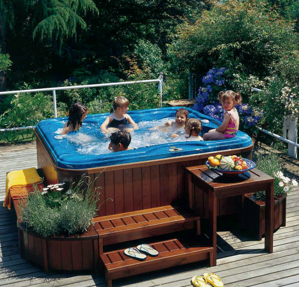 семейный спа-бассейн